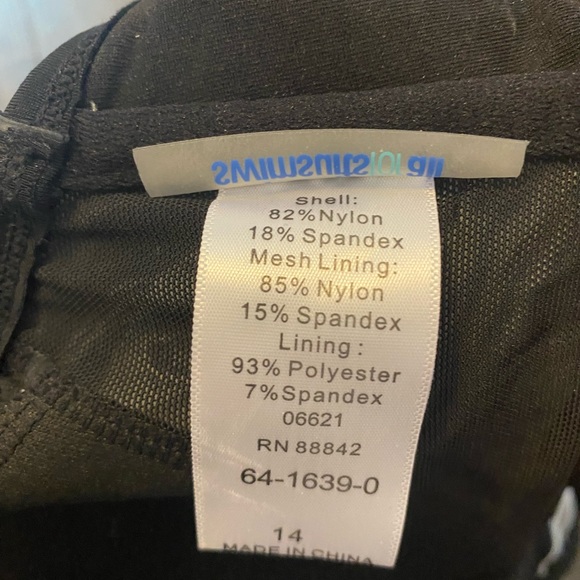 Lace up Black and white stripe swim top - Picture 3 of 4